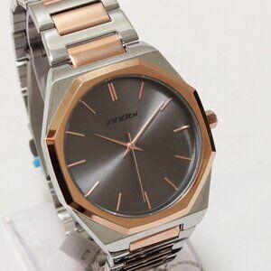 Men's Sports Watch Integrated Bracelet Sunburst Dial Raised Indices 38mm